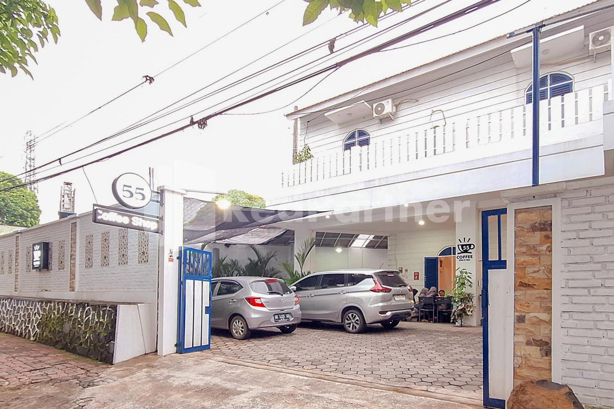 House N Coffee 55 Temanggung Redpartner Hotel Exterior photo