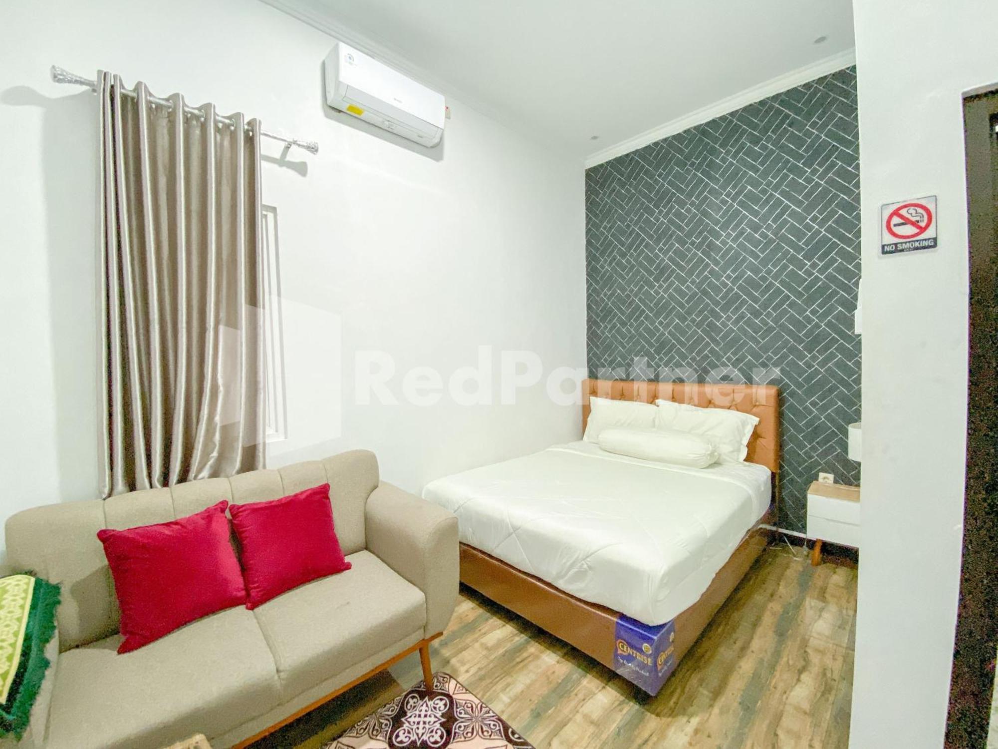 House N Coffee 55 Temanggung Redpartner Hotel Exterior photo