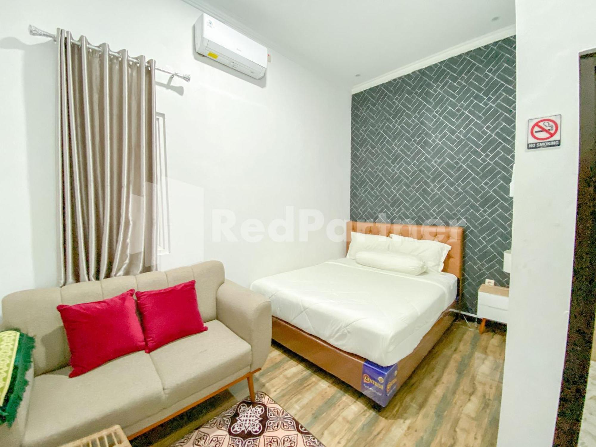 House N Coffee 55 Temanggung Redpartner Hotel Exterior photo